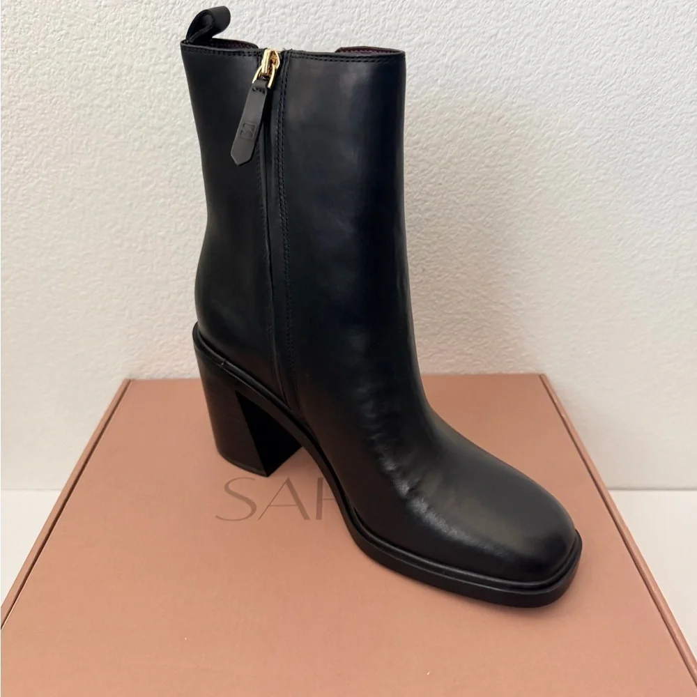 Paula Black Leather Franco Sarto Ankle Boots Square Toe Stacked Heel Size 9.5